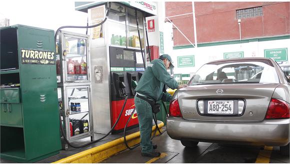 MEF anuncia que precios de combustibles bajarán este fin de semana