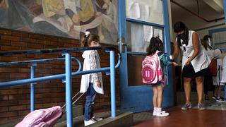 Buenos Aires mantendrá escuelas abiertas pese a fallo que ordena cerrarlas