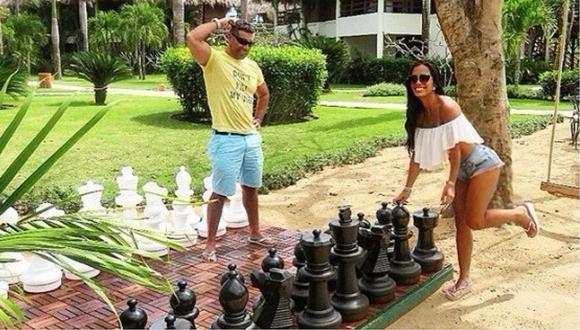 Carlos 'Tomate' Barraza y Vanessa López disfrutan el verano en Punta Cana (FOTOS)