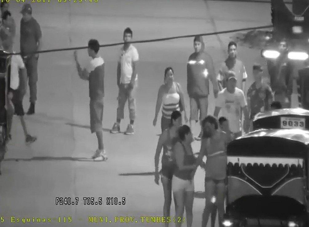 Tumbes: Mujer queda con el rostro ensangrentado al protagonizar gresca callejera (VIDEO)