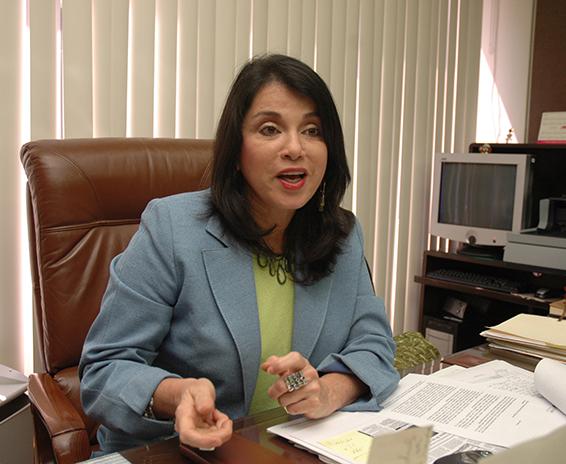 Pilar Freitas es elegida Defensora del Pueblo en medio de la polémica