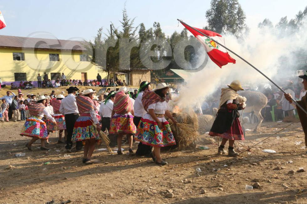 Así celebran humanos y animales en fiesta de Santiago (FOTOS)