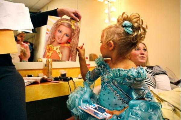 Rusia: Prohíben concursos de belleza infantiles 