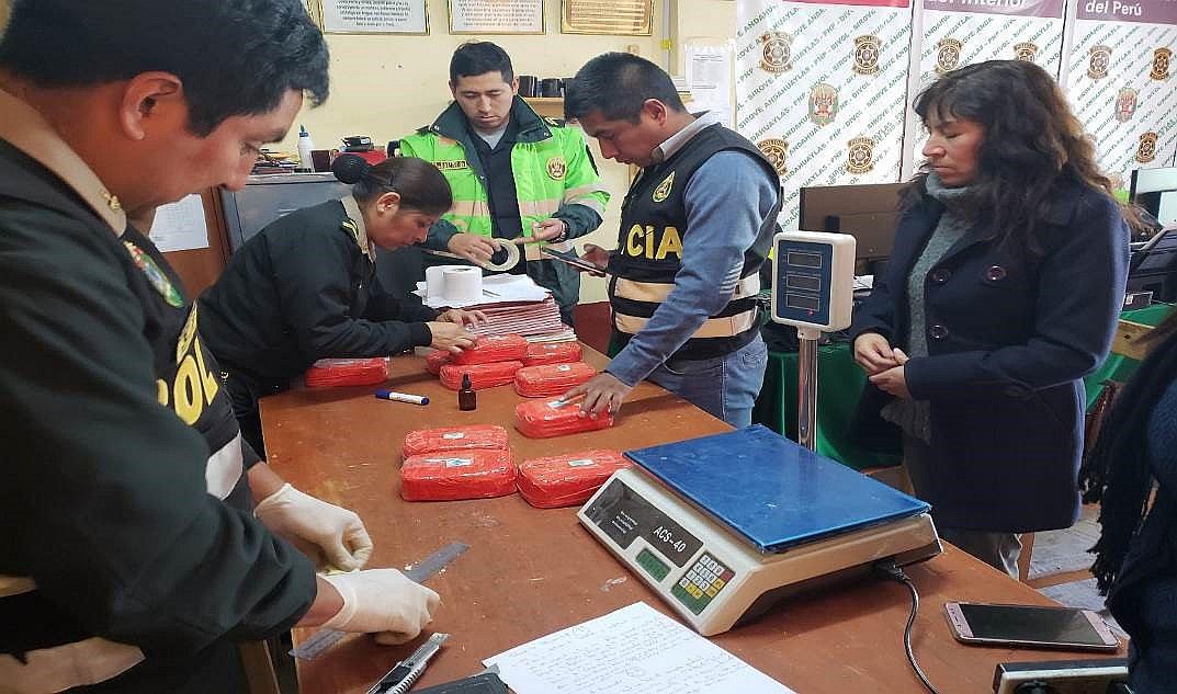 Policía encuentra carga de droga en bus con la ruta Ayacucho - Cusco
