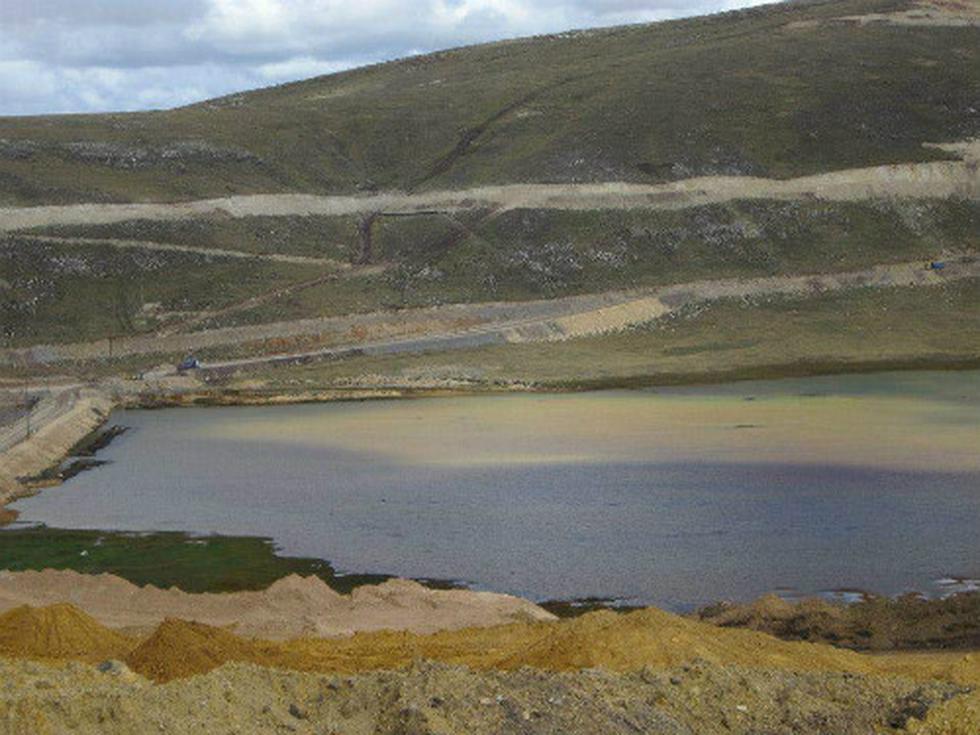 Sigue la contaminación del lago Chinchaycocha