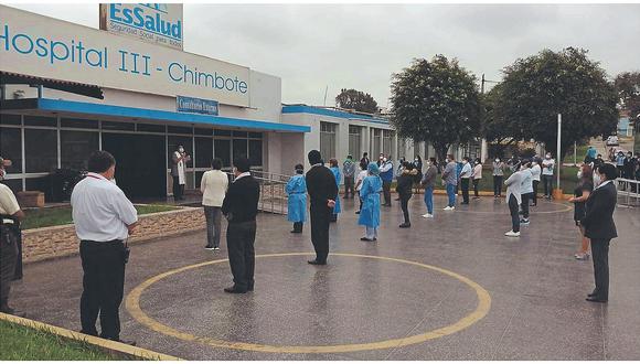 Chimbote: Médicos y personal de EsSalud oran por pacientes con coronavirus  