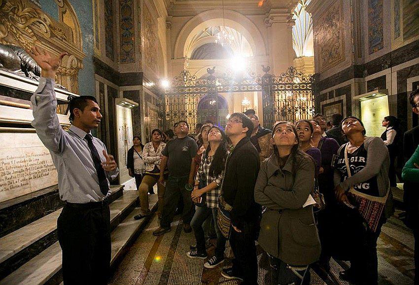 Museos, galerías e iglesias abrirán en horario nocturno este viernes 