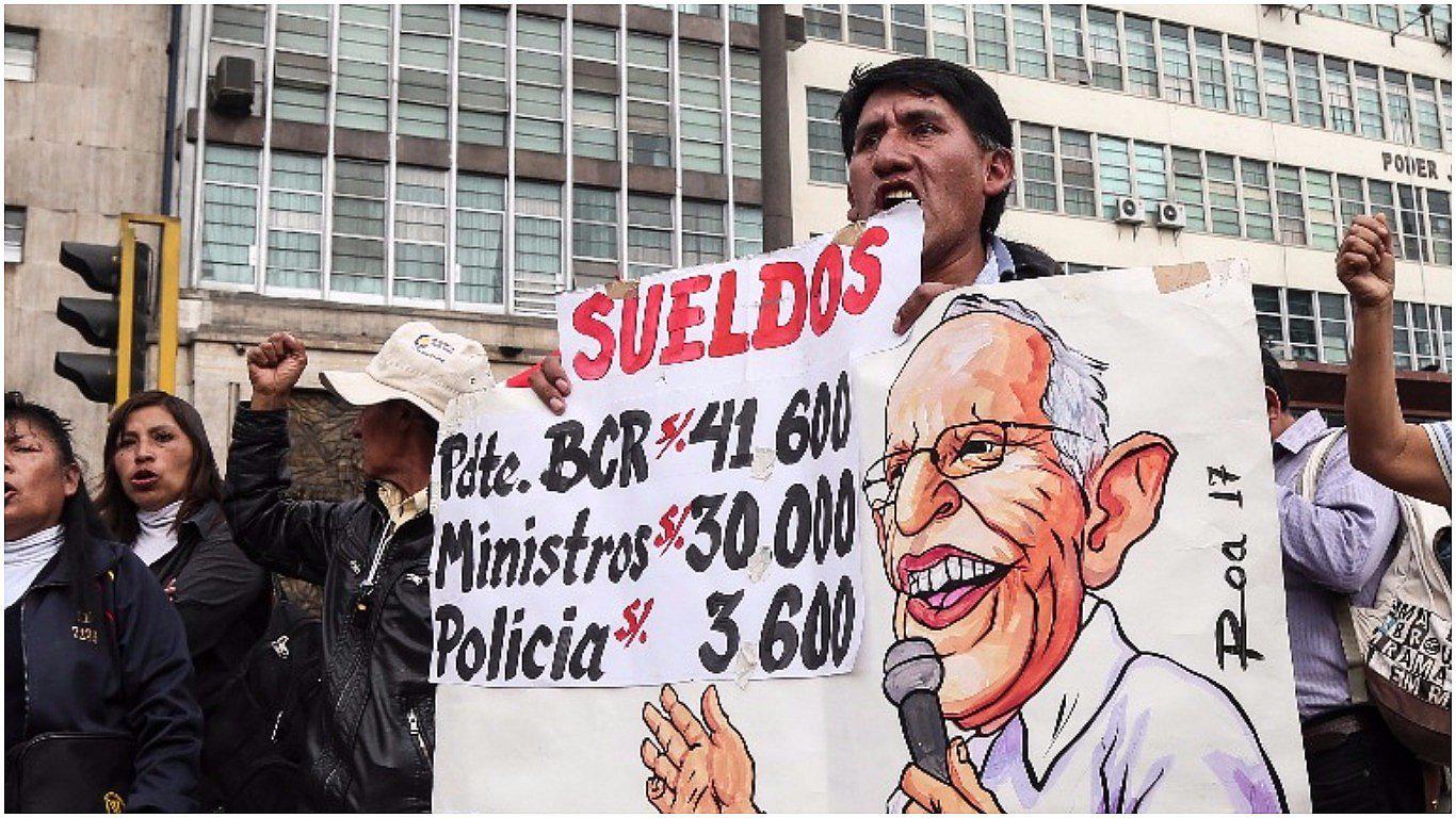 Huelga de maestros: 71% de peruanos a favor que docentes sean despedidos 