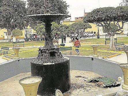 Vándalos destruyen pileta del parque de la ciudad Ferreñafe 