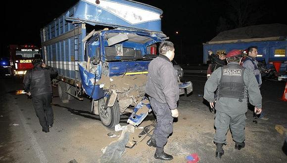 ​Pucusana: Triple choque de camiones deja cuatro heridos en la Panamericana Sur