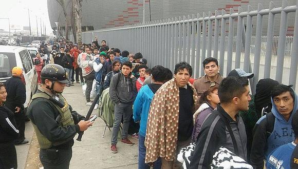 ​Perú vs Argentina: Hinchas protestan contra revendedores en Estadio Nacional