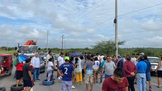 Vecinos de Vive Hogar Castilla bloquean vía Piura-Chulucanas para exigir energía eléctrica