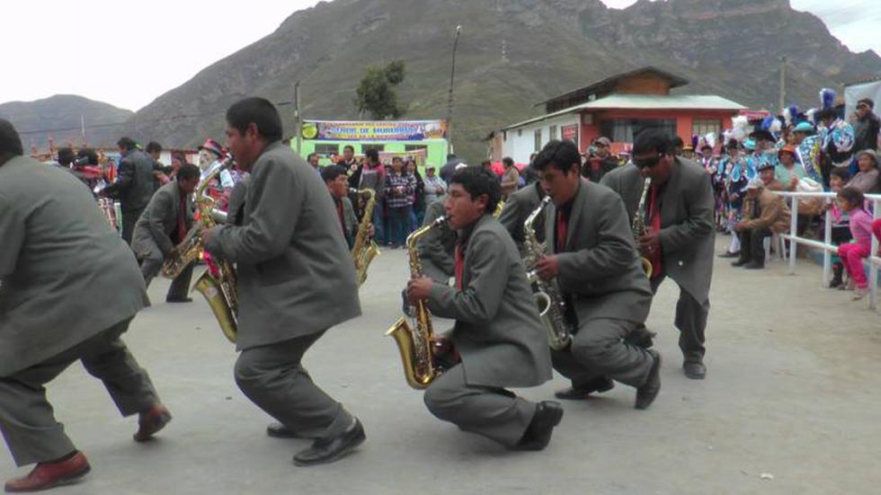 Orquestas hacen bailar a miles que visitan Muruhuay 