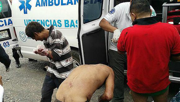 Cortan las manos a siete presuntos ladrones en México y muere uno de ellos