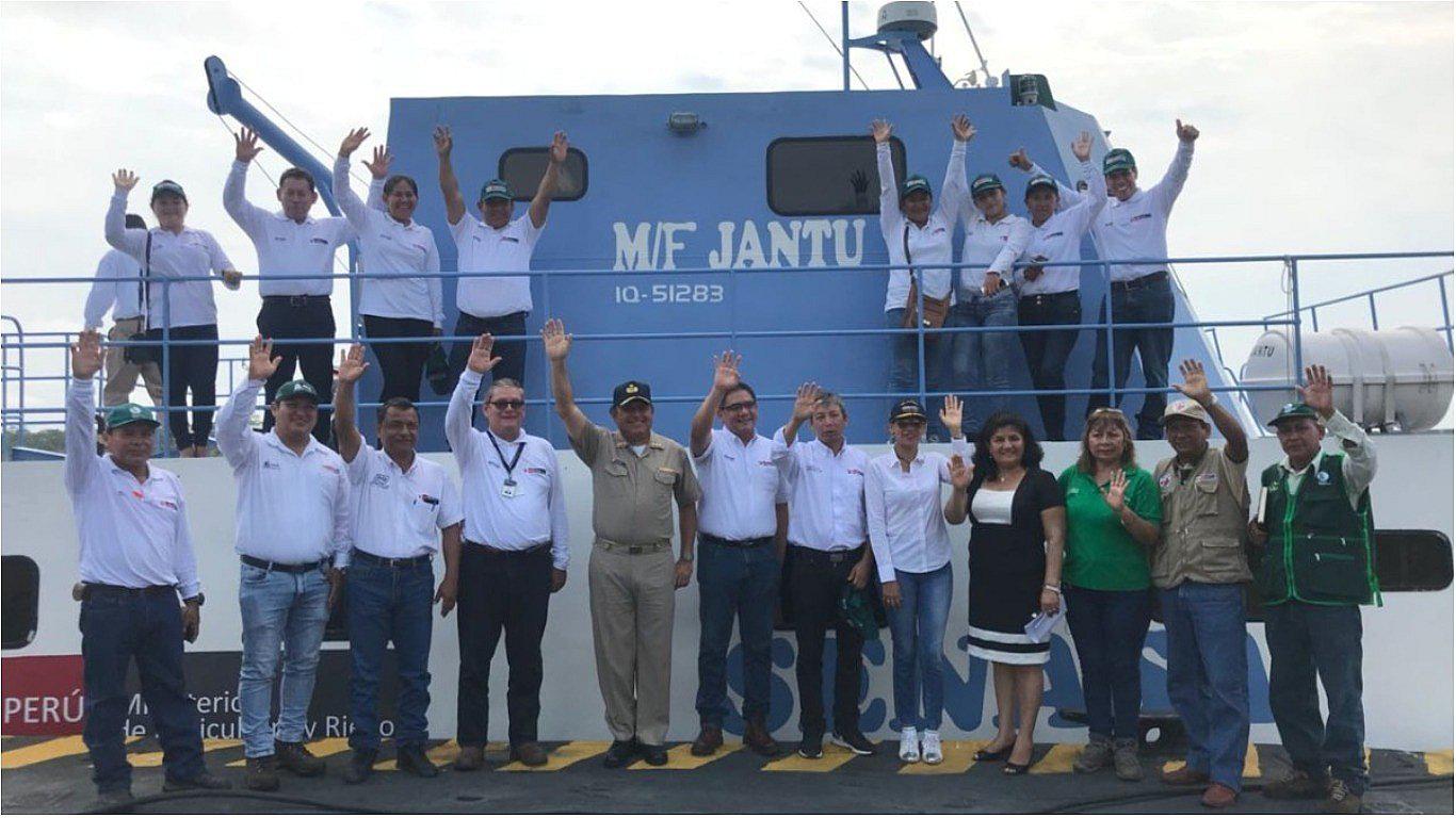 ​Embarcación de SENASA beneficia a más de 14 mil productores nativos de Loreto