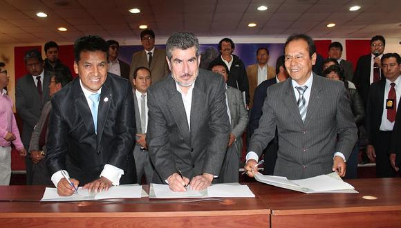 Gobernadores regionales de Cusco y Apurímac firman acta por Choquequirao      