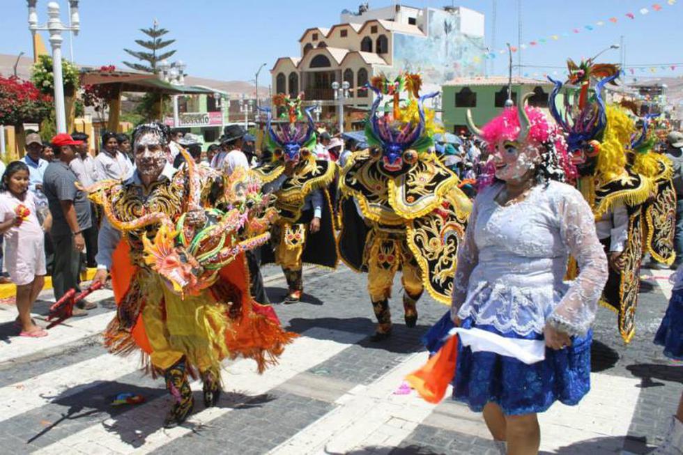 Locumba cerró los carnavales con vistoso pasacalle