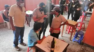 Clausuran bar “La Carmen” donde hallaron 30 personas bebiendo licor