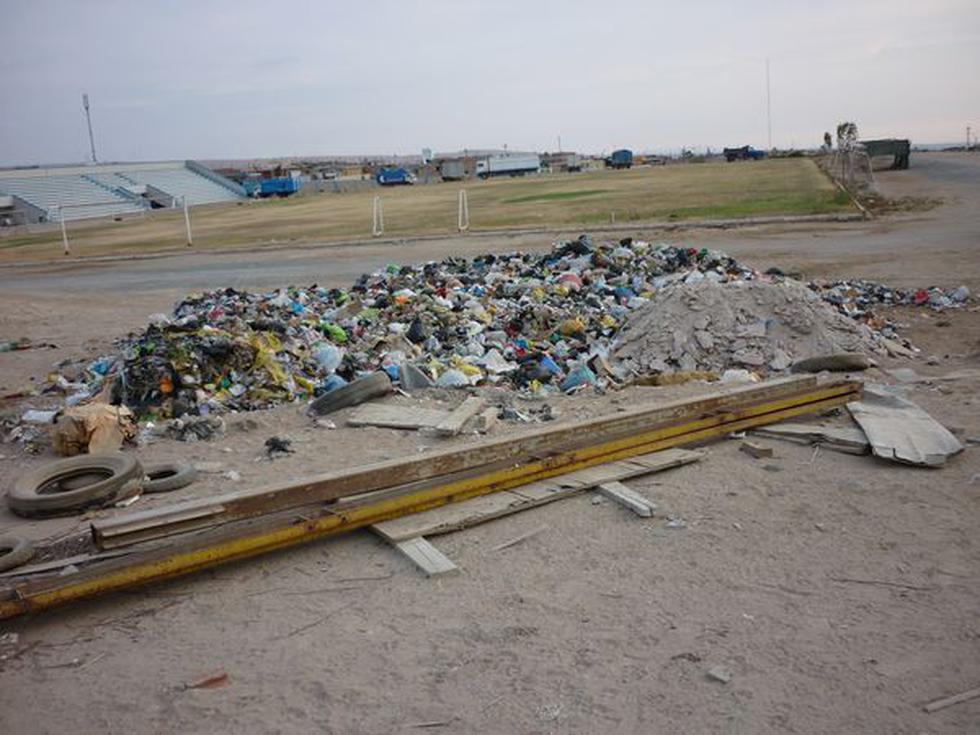 Usan estadio municipal como botadero 