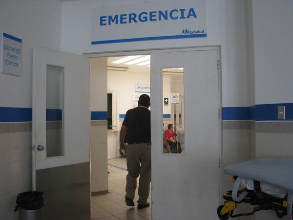 Padre denuncia negligencia médica en Essalud