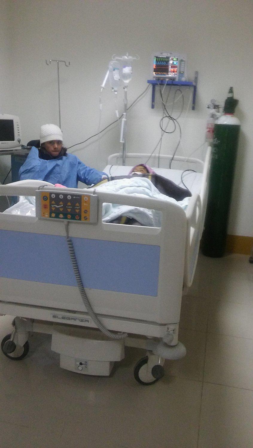 Niña de 4 años grave tras caída accidental junto a su madre