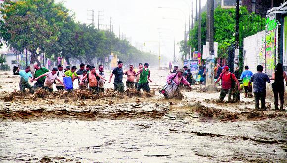 La Libertad: Sexto huaico castiga  a trujillanos e inunda con más fuerza la provincia