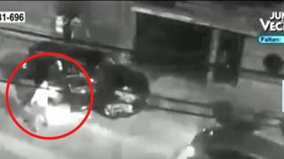 Breña: sujetos asaltan a un grupo de amigos y se llevan camioneta (VIDEO)
