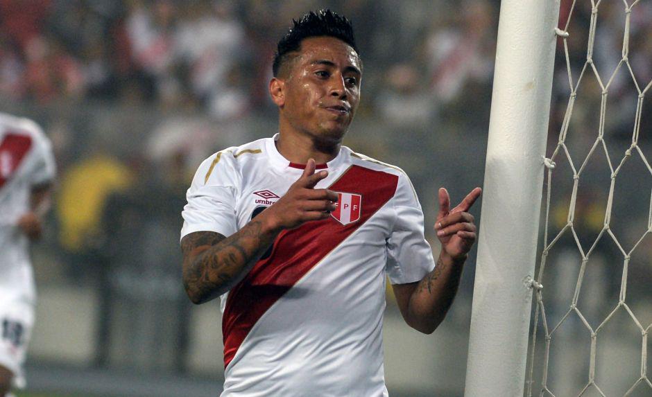 Celebra, Christian. El peruano recibió habilitación de la FIFA. (Foto: AFP)