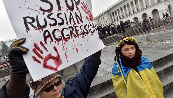 La UE amenaza con nuevas sanciones a Moscú por su papel en Ucrania