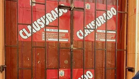 Miraflores aplica bloqueos para cantinas sin licencias