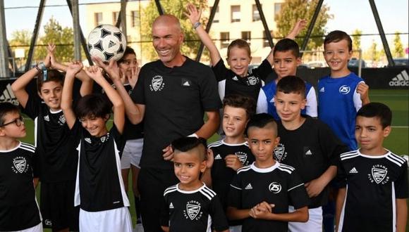 Zinedine Zidane impulsa su escuela de talentos (AFP