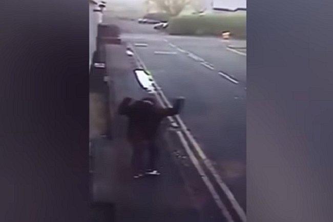 ​YouTube: No tenía trabajo hace mucho tiempo, encontró uno y esta fue su emotiva reacción