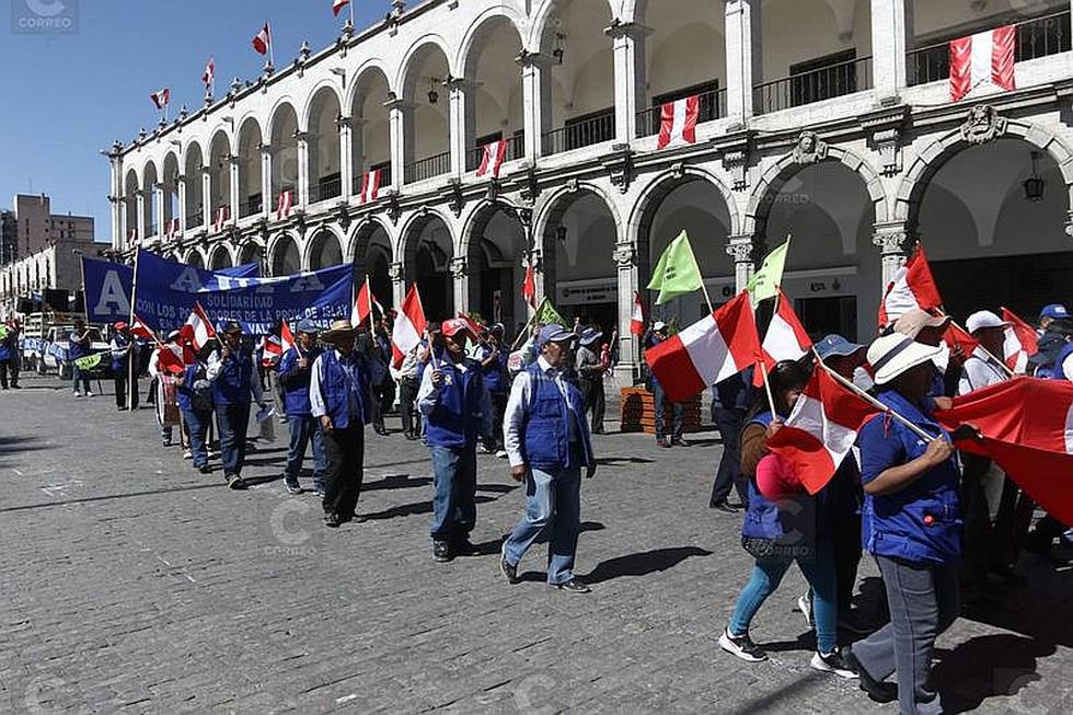 ​Marchan en Arequipa en apoyo a pobladores del valle de Tambo (FOTOS)