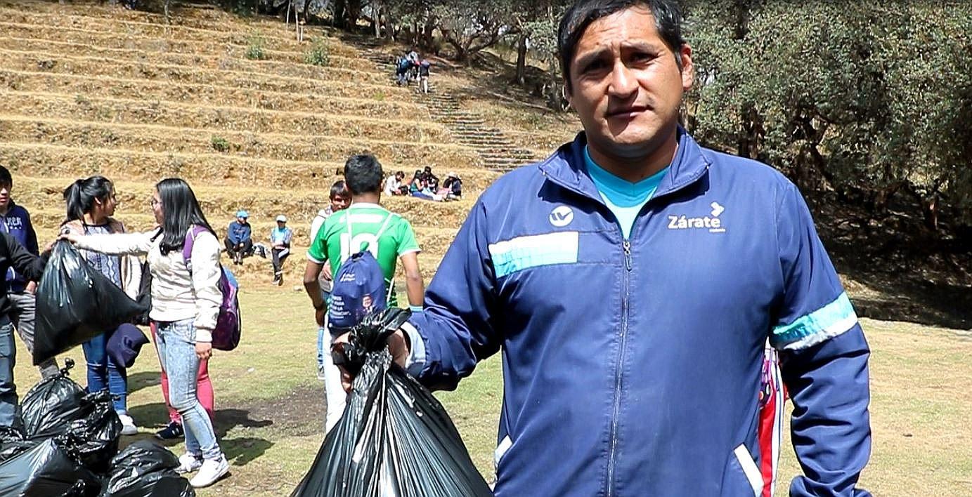 Escolares recogen 50 kilos de basura del Bosque Dorado 