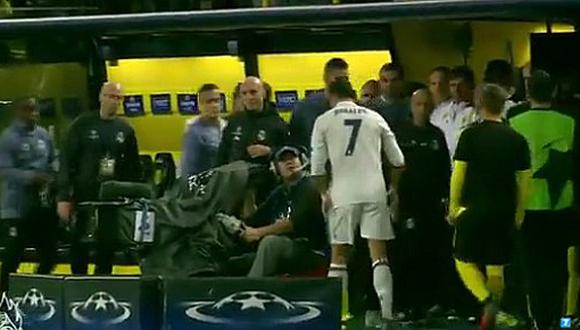 ​Cristiano Ronaldo: Luego que anularon su gol pidió ver repetición en cámaras (VÍDEO)