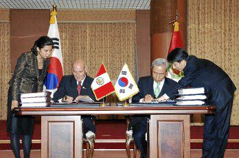 Perú y Corea firman TLC