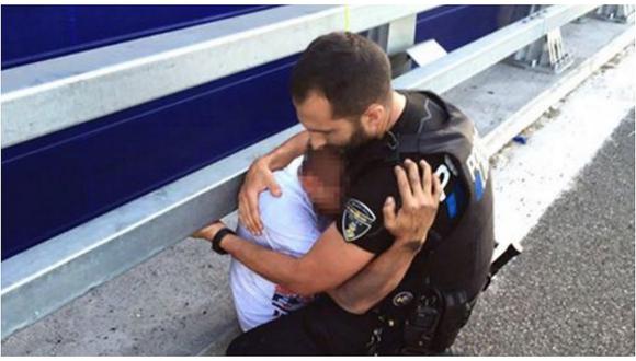Facebook: Policía salva a hombre de muerte con un abrazo y se vuelve viral (FOTOS)