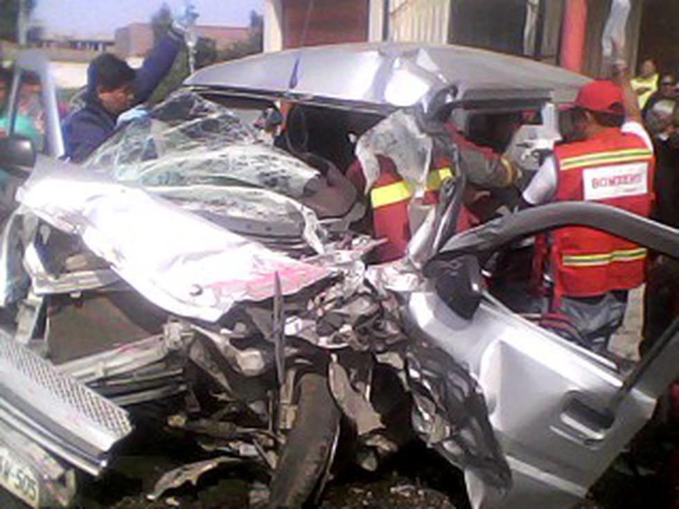 Choque frontal deja 12 heridos en Arequipa
