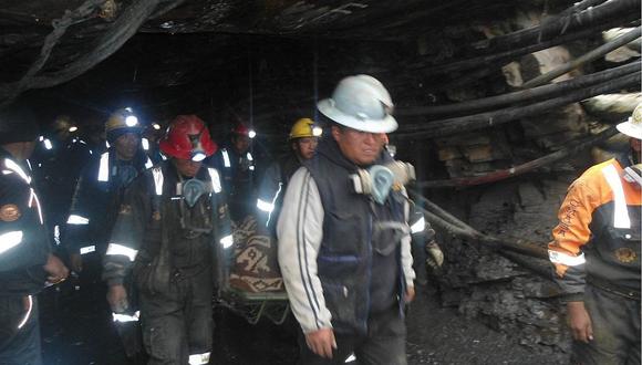 Puno: dos mineros mueren aplastados por rocas en La Rinconada