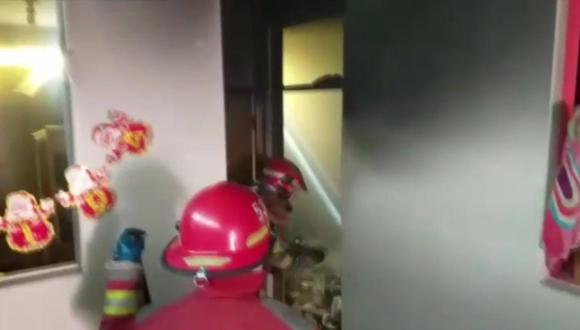 Los serenos con ayuda de los bomberos lograron controlar la emergencia. (Foto: Difusión)