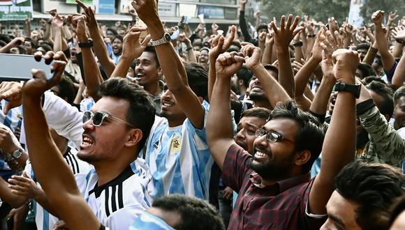 En Bangladesh alientan a la Selección Argentina.  (Foto: Munir uz zaman / AFP)