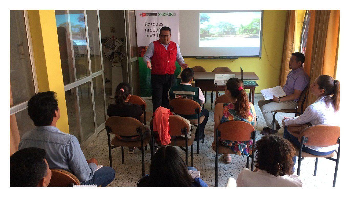Contraloría participa en conversatorio para prevenir la corrupción en Piura