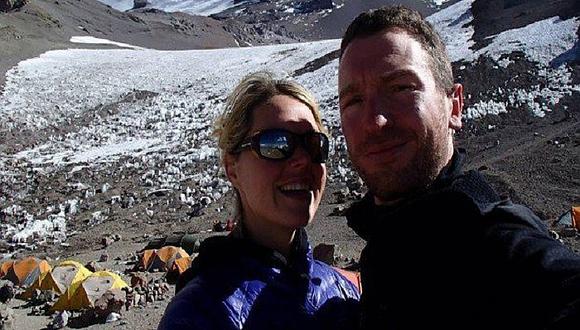 Alpinista muere en brazos de su esposo luego de coronar el Everest 
