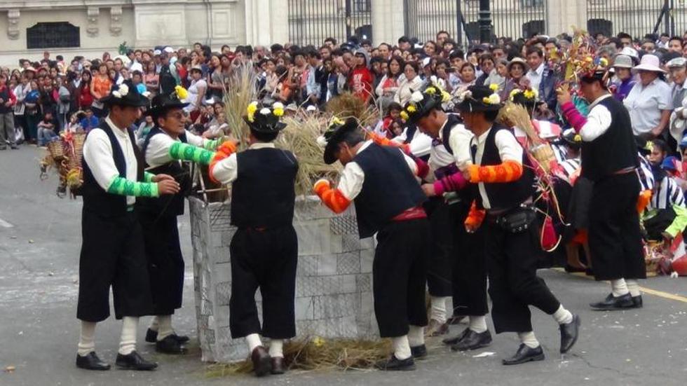 Pasacalle pasqueño en las principales calles de Lima (FOTOS)
