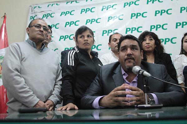 ​Javier Altamirano: "Que Lourdes Flores asuma su derrota, Tribunal Electoral no tiene validez"