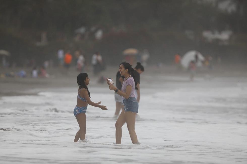 Ciclón Yaku: Lluvia y neblina en la Costa Verde. Foto: César Bueno @photo.gec