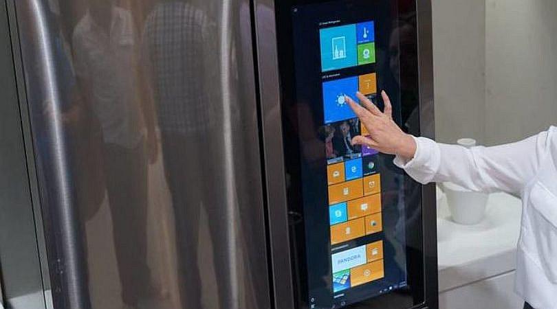 Adolescente tuitea desde el refrigerador de su hogar (FOTOS)