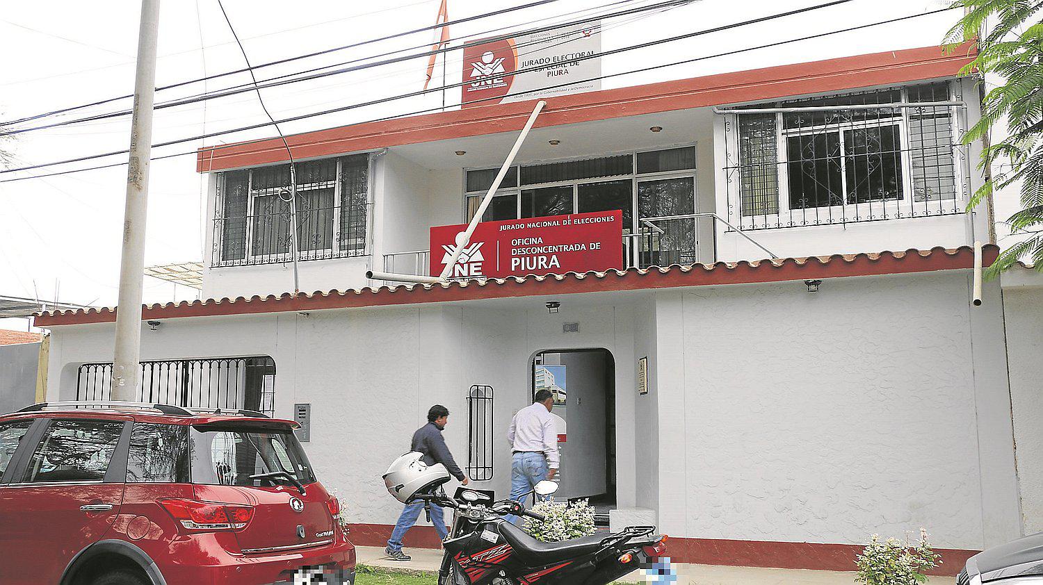 Acusan a dos aspirantes a alcaldías por omitir información en hoja de vida 