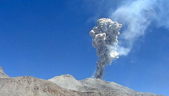 ​Arequipa: Volcán Sabancaya registra una nueva explosión