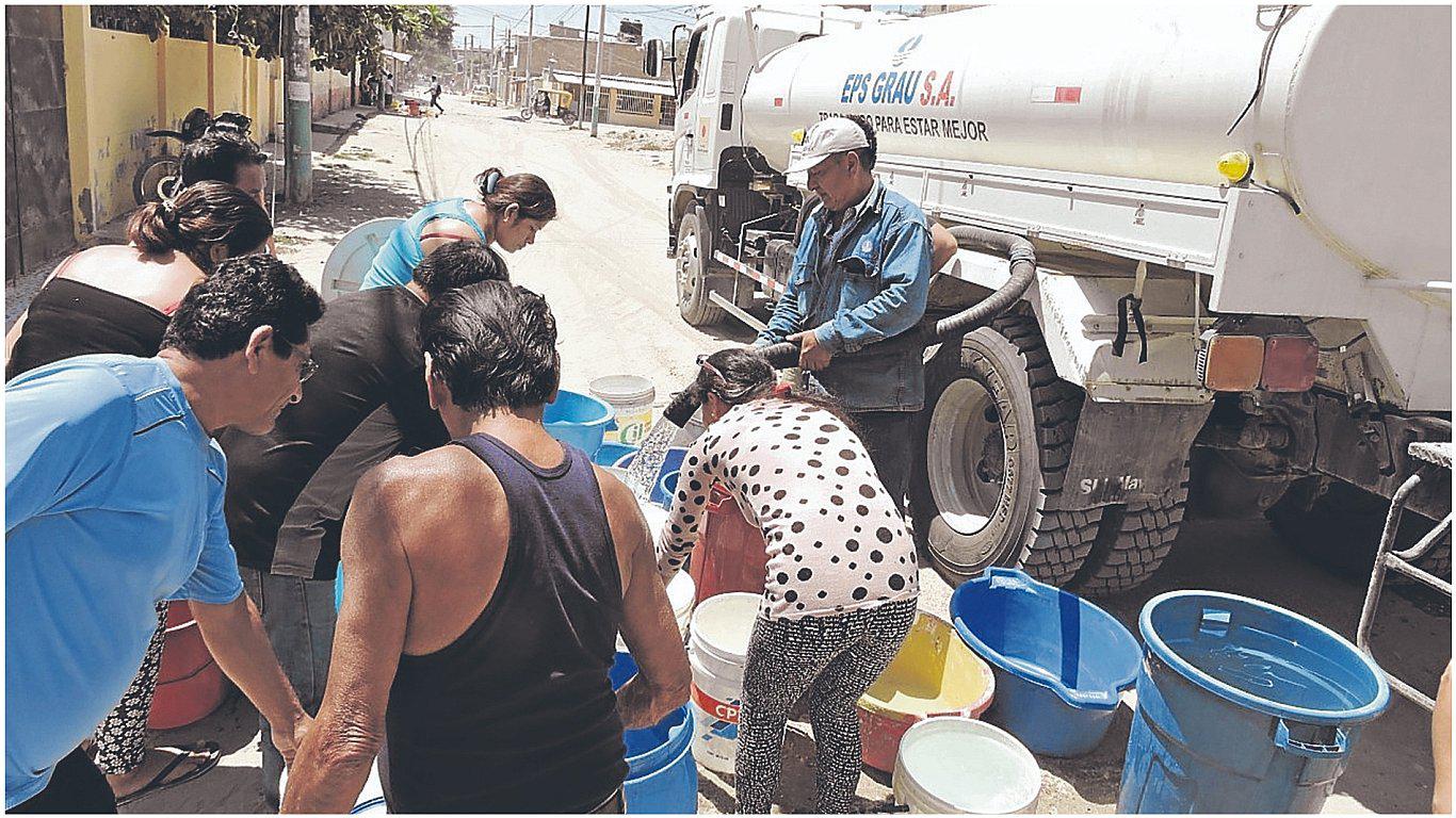 Con once cisternas intentarán abstecer a las zonas afectadas por el corte de agua 